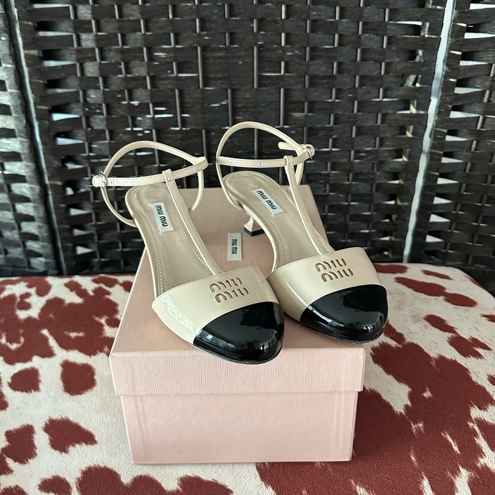 Miu miu patent leather t-strap heels size 37
